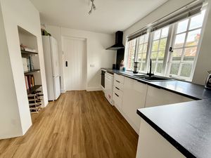 Photo 21- click for photo gallery